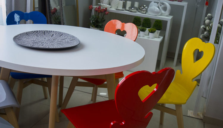 Producent krzeseł i stołów do restauracji, hoteli – BESKID